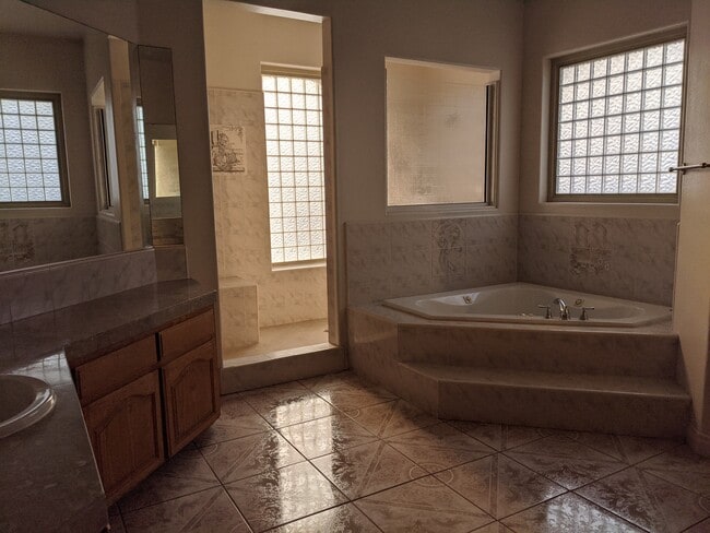 8638 Rd 30 in Madera, CA - Building Photo - Building Photo