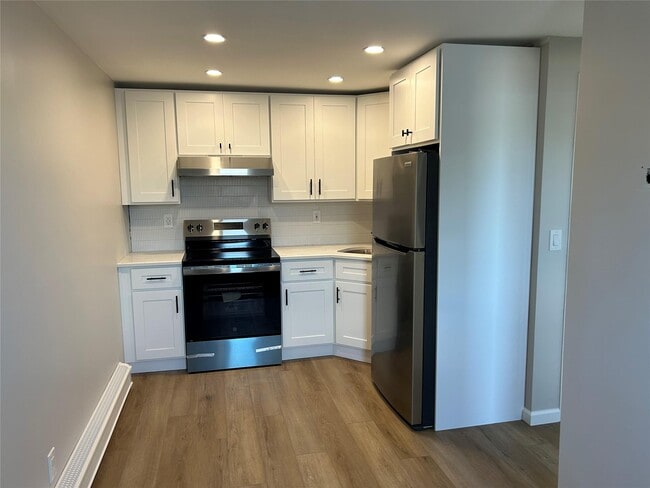 property at 27 Willoughby Pl