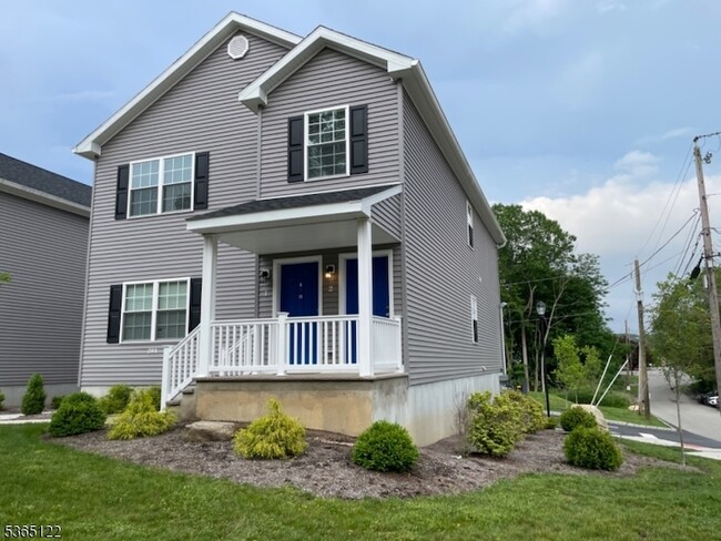 29 Lakeside Blvd