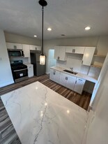 884 Copley Rd in Akron, OH - Building Photo