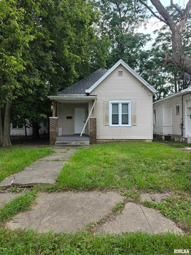 114 E Maywood Ave in Peoria, IL - Foto de edificio - Building Photo