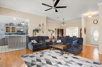 8901 Magnolia Vale Dr in Granbury, TX - Building Photo - Building Photo