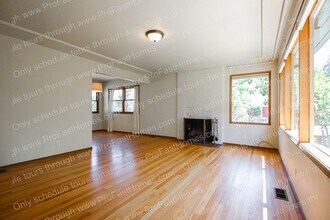 5905 NE 30th Ave in Portland, OR - Building Photo - Building Photo