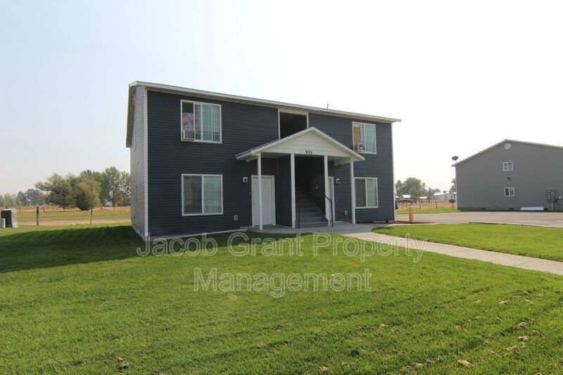 975 Eve Dr in Idaho Falls, ID - Building Photo