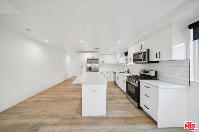 property at 837 N Harvard Blvd