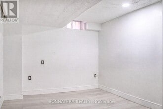 6175 Ford Rd in Mississauga, ON - Building Photo - Building Photo