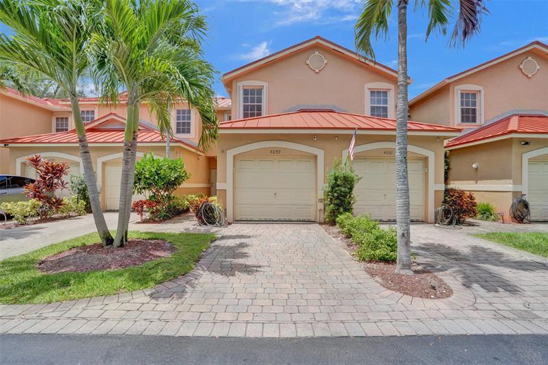 4059 Crystal Lake Dr in Pompano Beach, FL - Foto de edificio