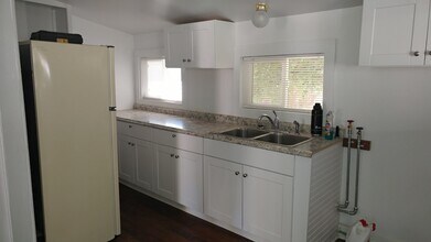 2420 Wantland Ave in Klamath Falls, OR - Building Photo - Building Photo