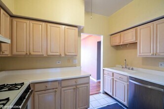 6042 N Kenmore Ave in Chicago, IL - Building Photo - Building Photo
