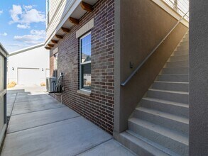 11393 S Watercourse Rd in South Jordan, UT - Foto de edificio - Building Photo