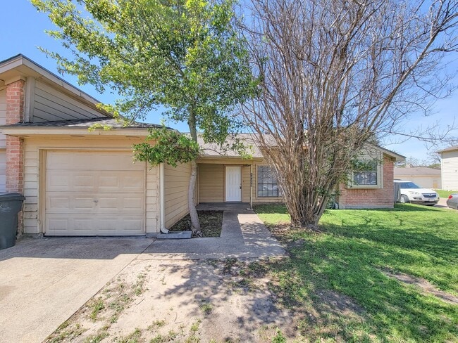 10059 Emerald Creek Dr