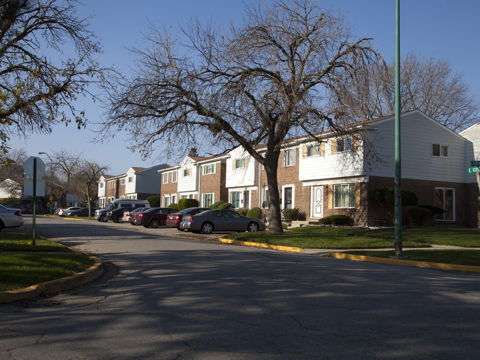 London Towne Houses Cooperative in Chicago, IL - Building Photo