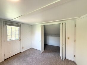 1003 Osgood Hill Rd, Unit B in Westford, VT - Foto de edificio - Building Photo