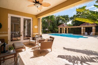 5770 SW 128th St in Coral Gables, FL - Building Photo - Building Photo