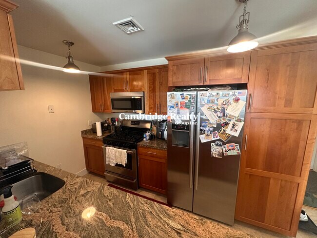 377 Summer St, Unit 3T in Somerville, MA - Building Photo - Building Photo