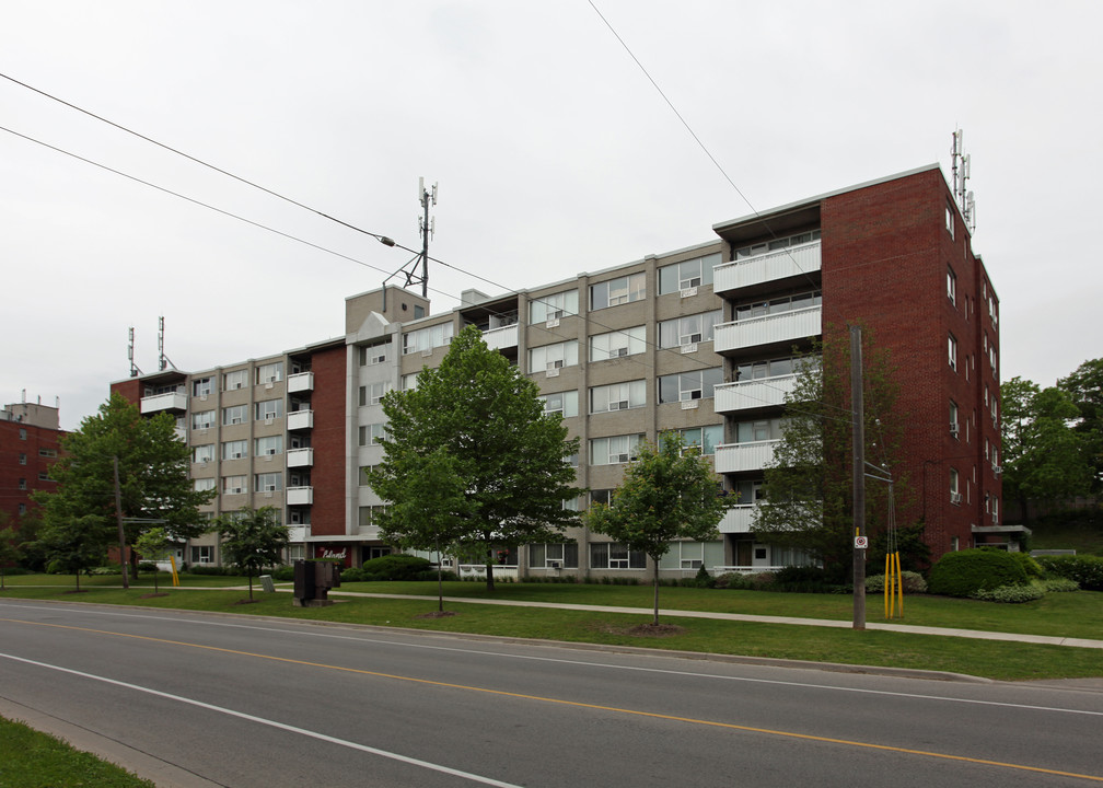 Leland Park Residences in Toronto, ON - Building Photo