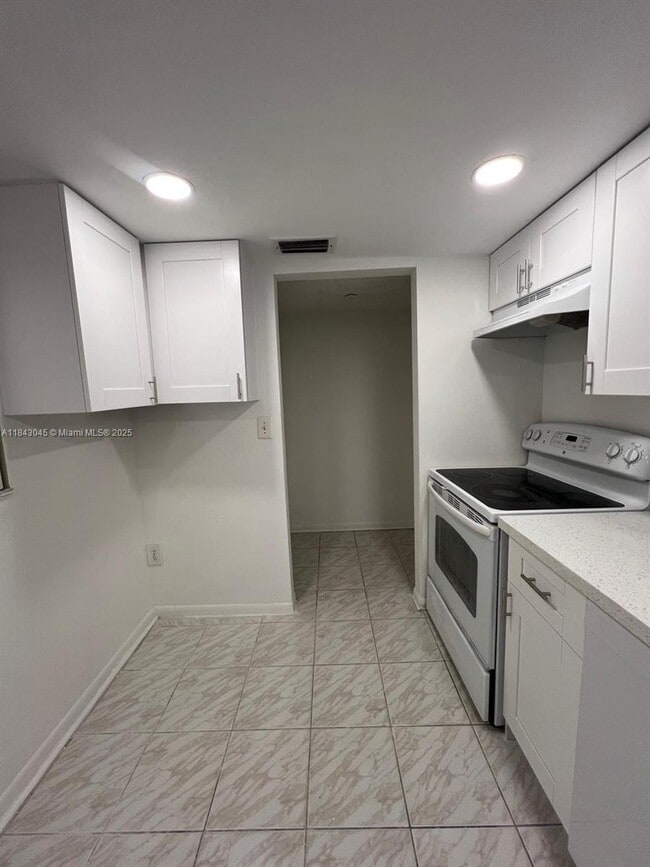 8760 SW 133rd Avenue Rd in Miami, FL - Building Photo - Building Photo