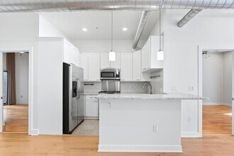 251 Newark Ave in Jersey City, NJ - Building Photo - Building Photo
