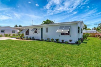 713 Gumtree Rd in North Palm Beach, FL - Building Photo - Building Photo