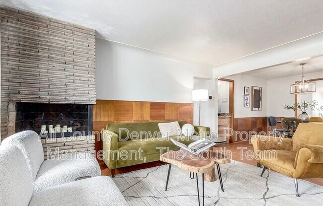 1370 Upham St in Lakewood, CO - Building Photo - Building Photo