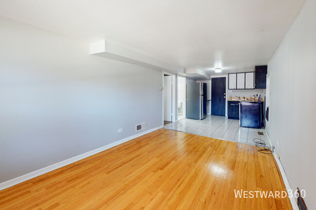 property at 4737 N Harding Ave