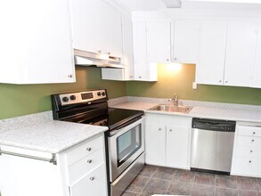 1006 W Nickerson St, Unit 4 in Seattle, WA - Building Photo - Building Photo