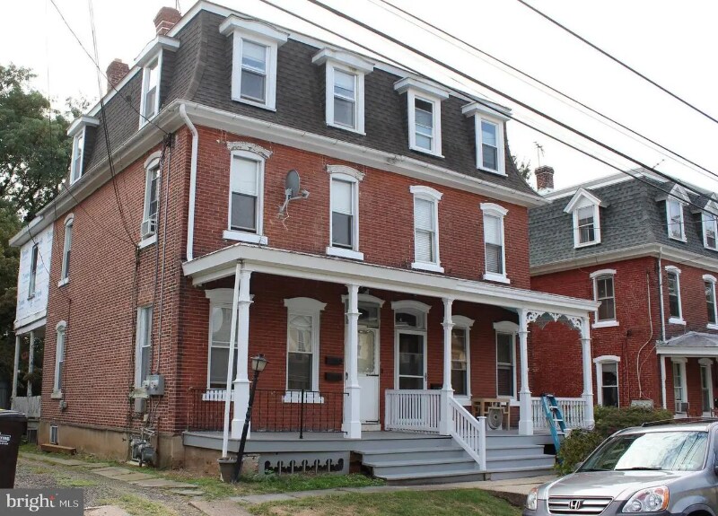 411 School St in North Wales, PA - Building Photo