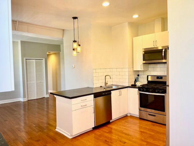 227 E Biddle St in Baltimore, MD - Building Photo - Building Photo