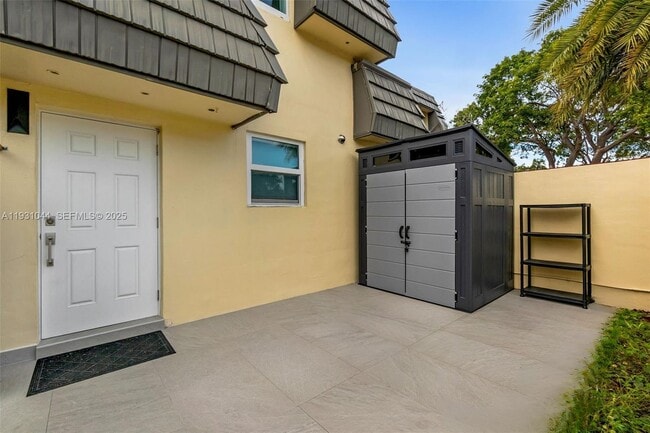 8443 SW 137th Ave in Miami, FL - Building Photo - Building Photo