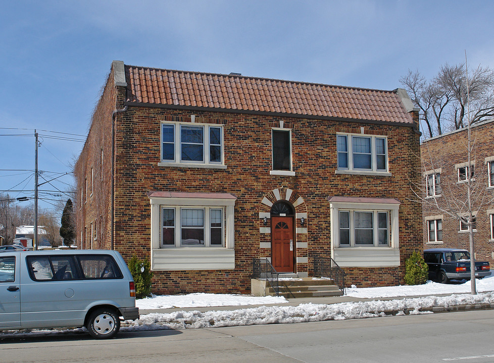 3059 S Howell Ave in Milwaukee, WI - Building Photo