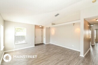 1228 Spring Creek Ct in Jacksonville, FL - Foto de edificio - Building Photo