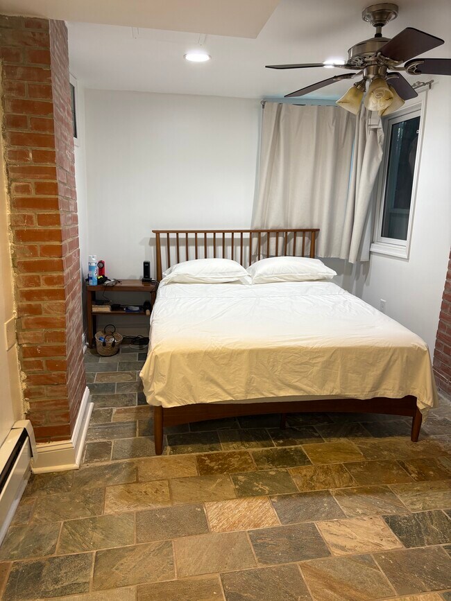 1712 Euclid St NW, Unit 1712 b Euclid Street NW