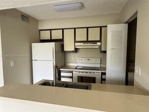 1249 SW 46th Ave in Pompano Beach, FL - Building Photo - Building Photo