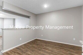 210 Rolston Rd in Irving, TX - Building Photo - Building Photo