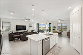 1880 Terreno Blvd in Naples, FL - Building Photo - Building Photo