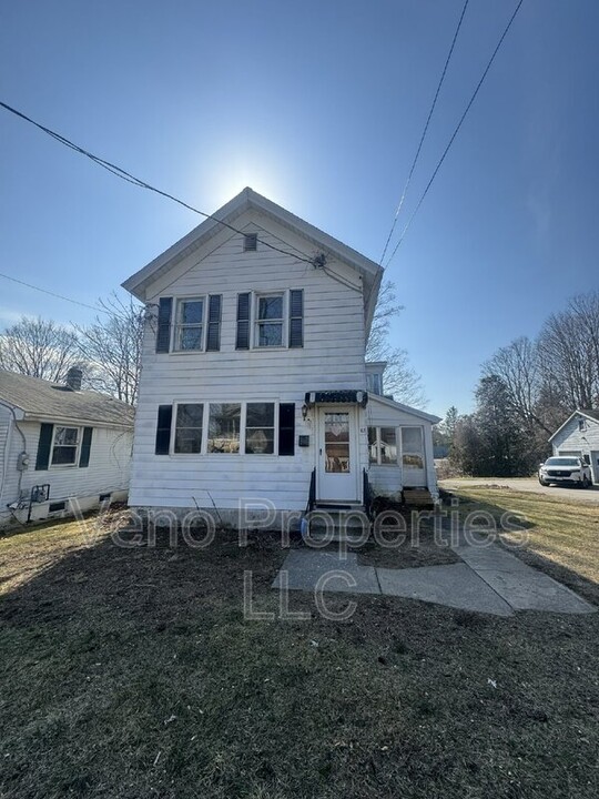 83 Middle St in Ballston Spa, NY - Building Photo