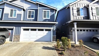 4206 S Waters Edge Wy in Ridgefield, WA - Building Photo