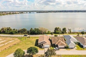 812 Marcia Loop in Winter Haven, FL - Building Photo - Building Photo