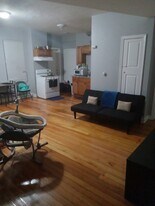 828 Blue Hill Ave, Unit 1 Apartamentos