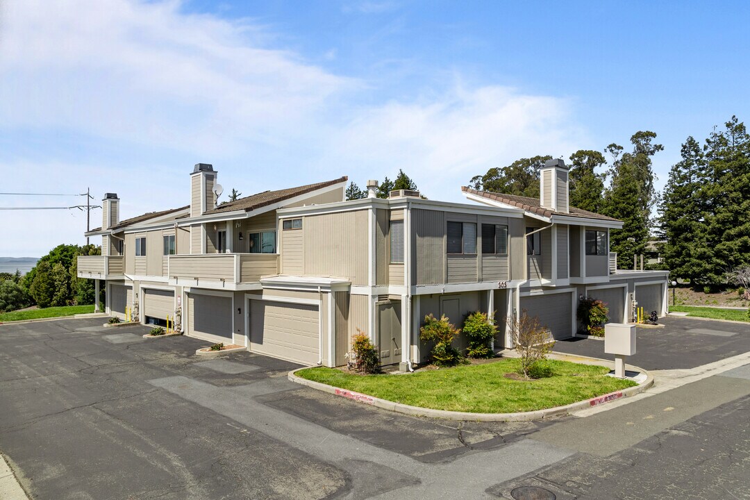 Olympian Hills in Hercules, CA - Building Photo