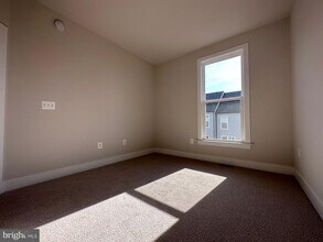 2453 Liberty Lp in Herndon, VA - Building Photo - Building Photo