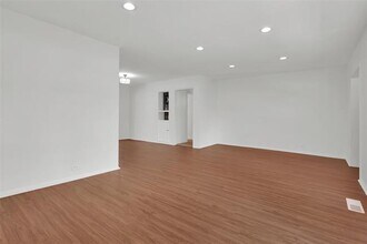 1501 W Day St in Denison, TX - Building Photo - Building Photo