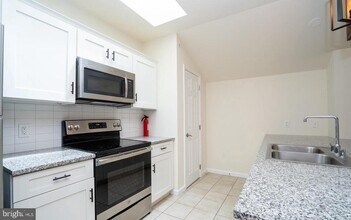 11 Cranbury Rd in West Windsor Township, NJ - Building Photo - Building Photo