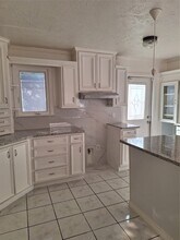 4030 Knoll Glen Dr in Houston, TX - Building Photo - Building Photo