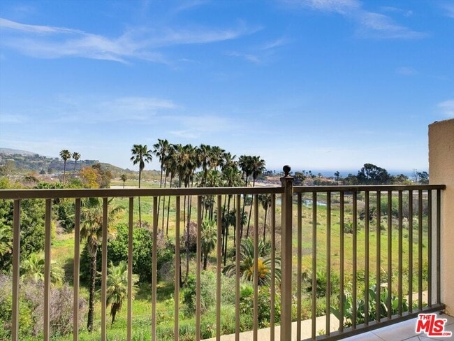 23901 Civic Center Way in Malibu, CA - Building Photo - Building Photo