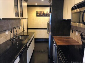 22 4th St in Danbury, CT - Building Photo - Building Photo