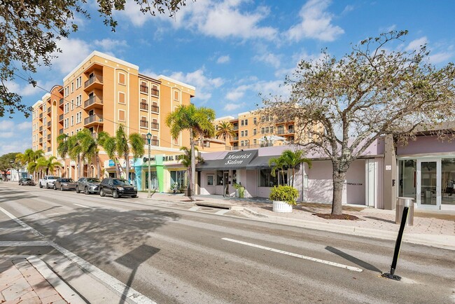 511 Lucerne Ave, Unit 308 in Lake Worth Beach, FL - Building Photo - Building Photo