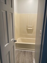556 Dixwell Ave in New Haven, CT - Building Photo - Building Photo