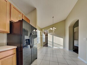 8807 Sandy Plains Dr in Riverview, FL - Building Photo - Building Photo