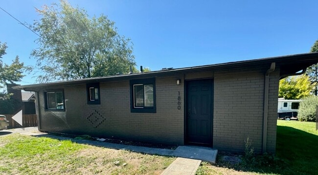 property at 1860 Siskiyou St